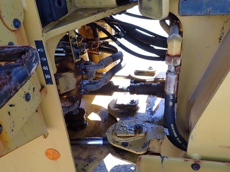 2023-caterpillar-930m-image-13