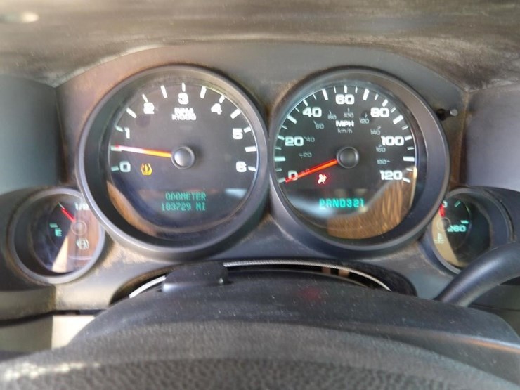 2009-chevrolet-silverado-pickup-truck-image-12