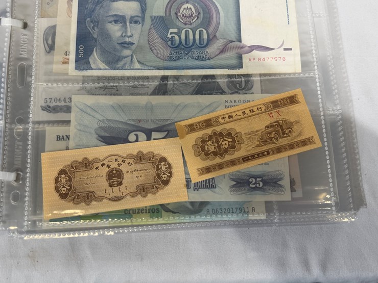 #40307-•-foreign-currency-bank-notes-image-78