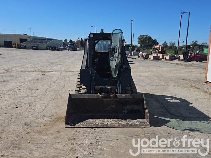 2019-deere-317g-image-9
