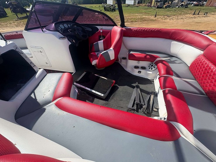 2000-tige-24v-ski-boat-w/-trailer-image-10