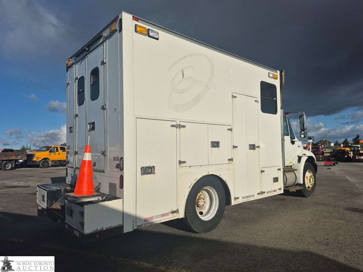 2009-international-durastar-4300-image-5