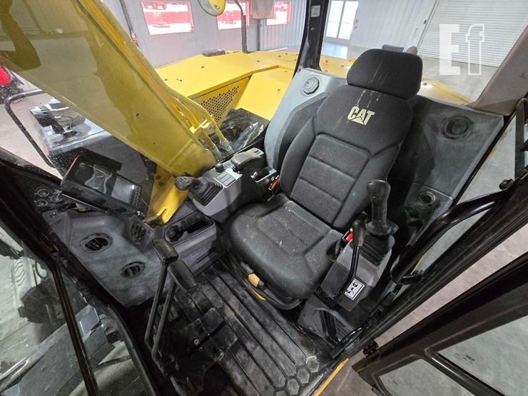 2021-caterpillar-307.5-image-17