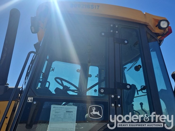 2018-deere-410l-image-17