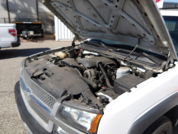 2003-chevrolet-silverado-2500-image-15