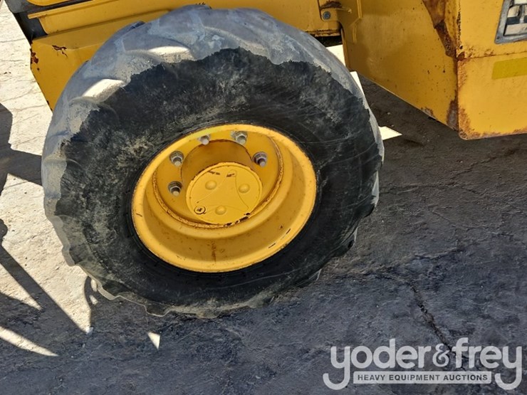 2018-deere-410l-image-14
