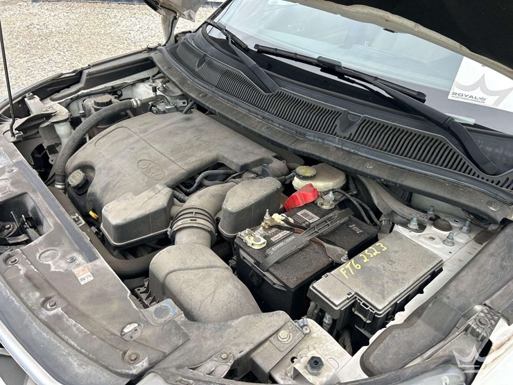 2016-ford-explorer-image-8