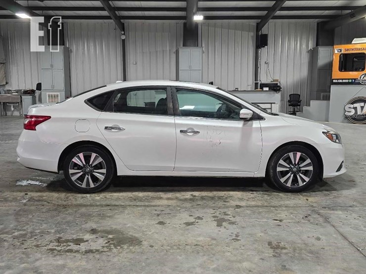 2017-nissan-sentra-image-6