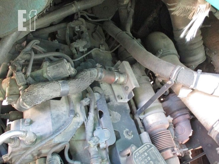 2009-peterbilt-320-image-6