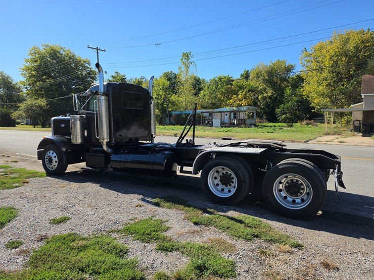 1999-peterbilt-379-image-8