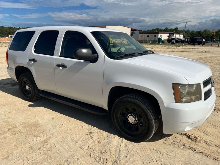 2012-chevrolet-tahoe-image-4
