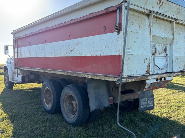 1973-tag-tandem-366-5+2,-motor-has-very-low-miles,-good-power,-roll-tarp,-truck-runs-and-operates-good-image-23