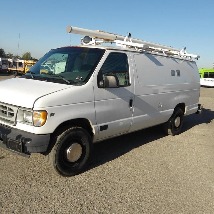 2002 FORD E350