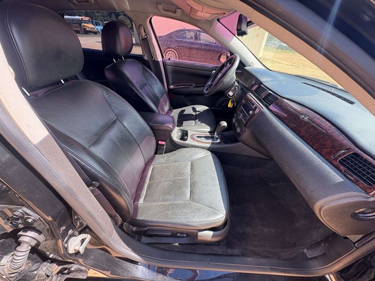 2016-chevrolet-impala-limited-4-door-sedan-(145,089-miles)-image-19