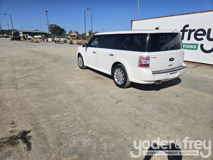 2009-ford-flex-image-3