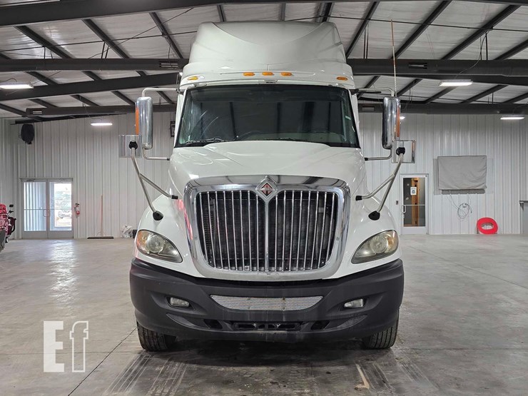 2011-international-prostar-image-7