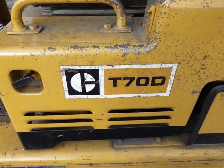 caterpillar-t70d-forklift-image-15