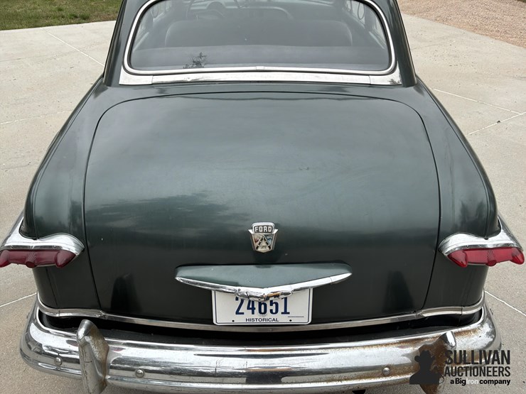 1951-ford-custom-tudor-2-door-sedan-image-20