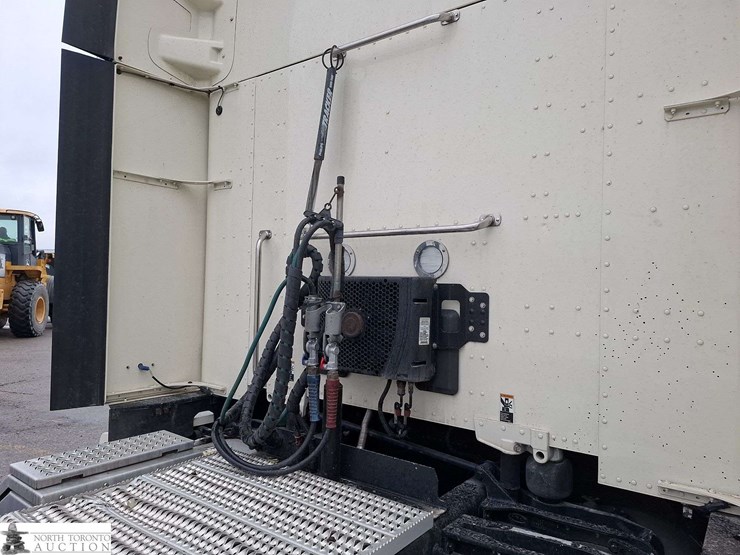 2020-peterbilt-579-image-26