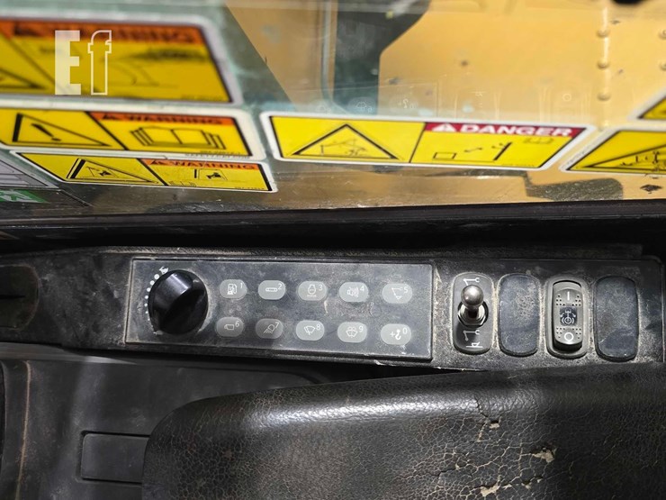 2019-caterpillar-315f-lcr-image-16
