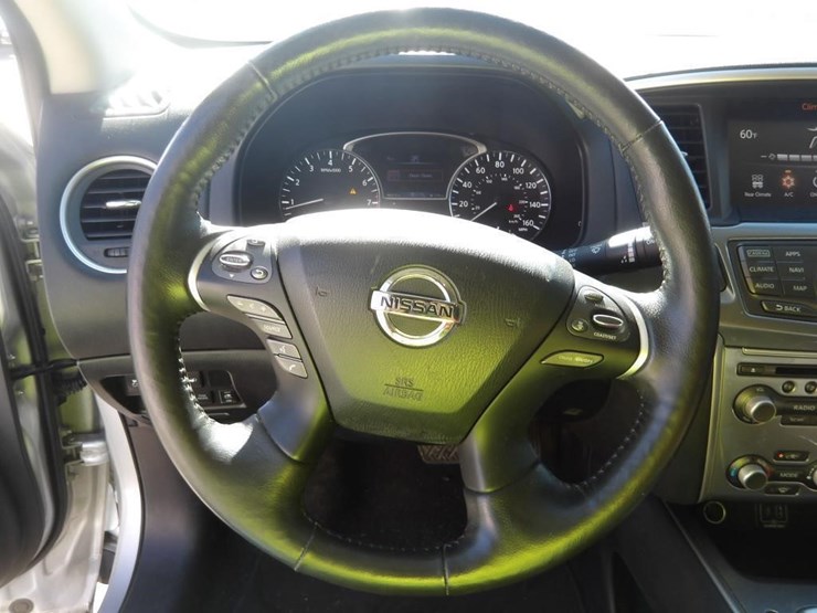 2019-nissan-pathfinder-sl-image-15