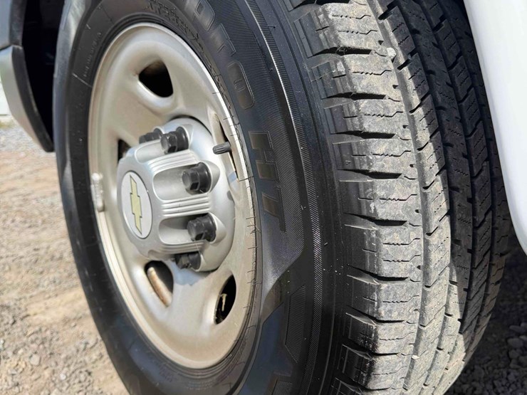 2010-chevrolet-cargo-van-image-11