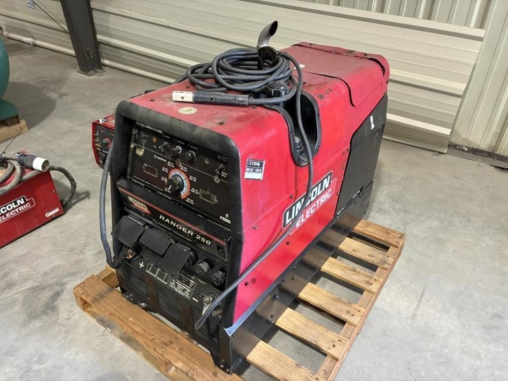 lincoln-electric-ranger-250-image-1