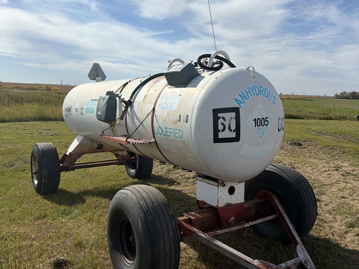 11-19-1450-gallon-nh3-tank,-16.5l---16.1-tires-image-15