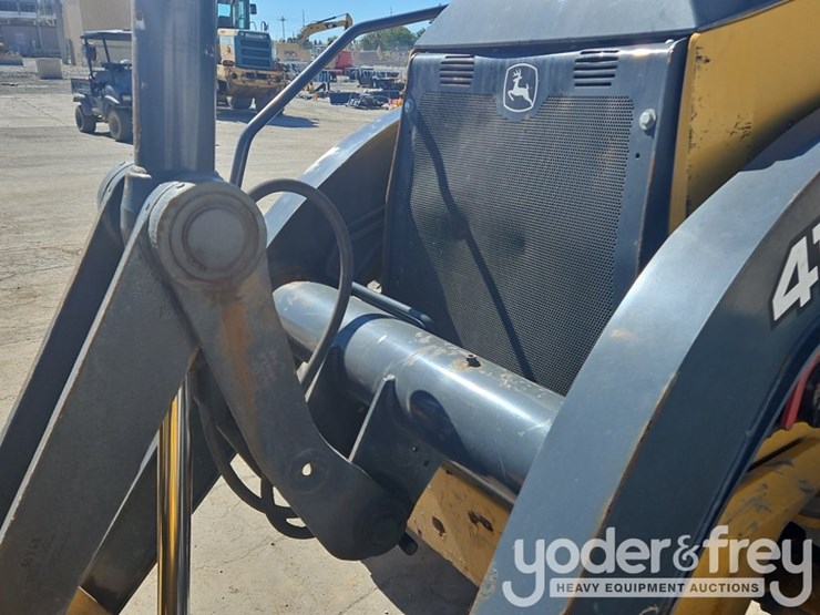 2018-deere-410l-image-16
