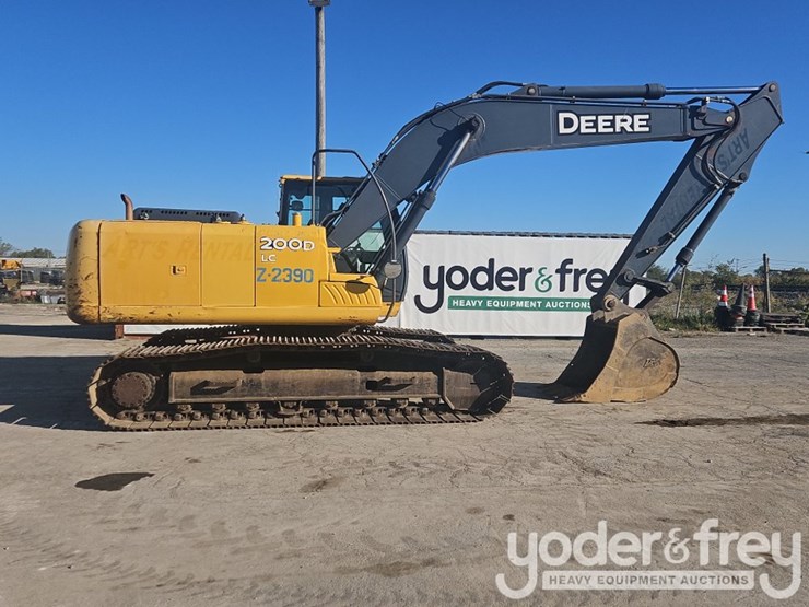 2011-deere-200d-image-6