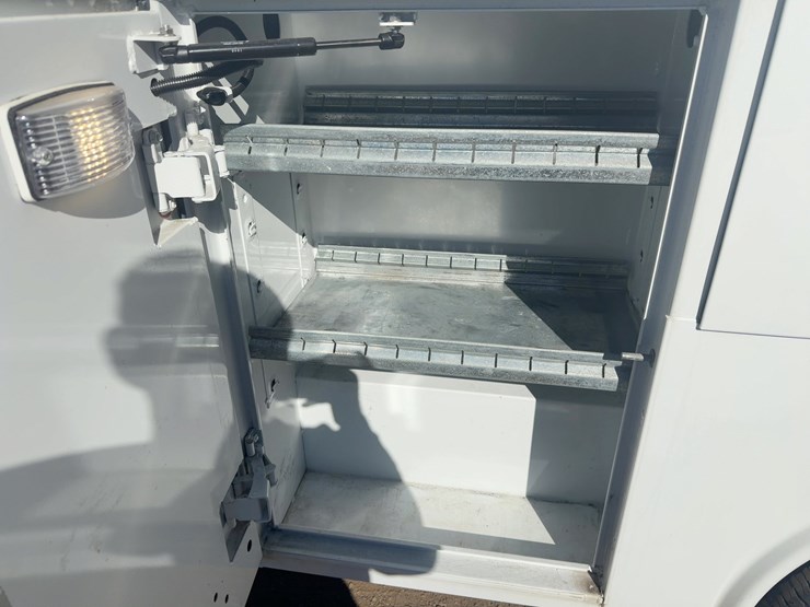 2019-utility-van-image-14