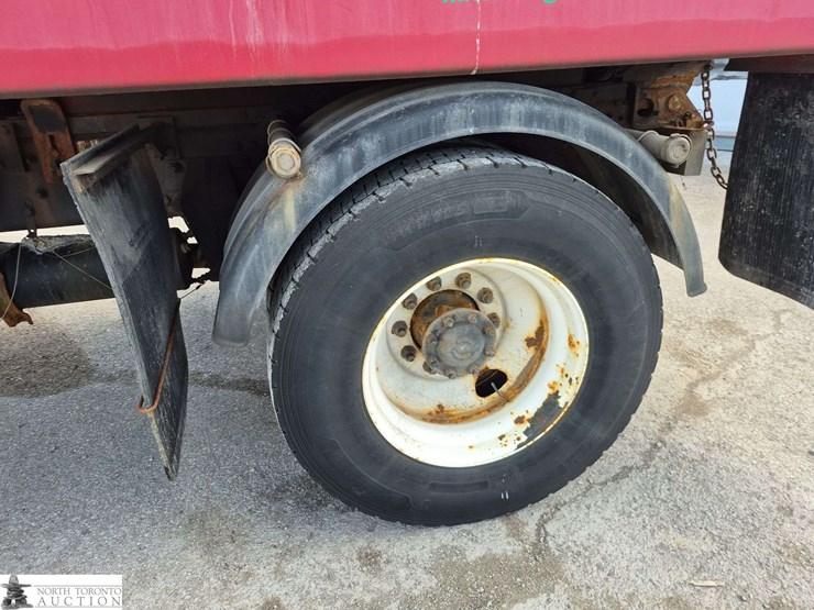 2019-freightliner-108sd-image-28