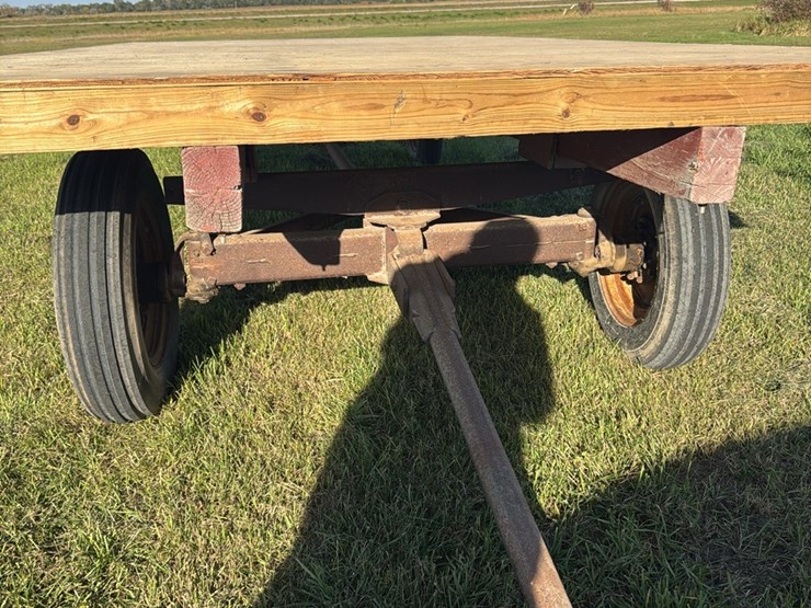 15-2.-hay-trailer-image-4