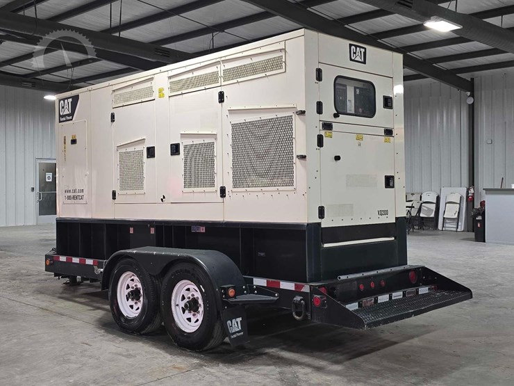2013-caterpillar-xq200-2-image-4