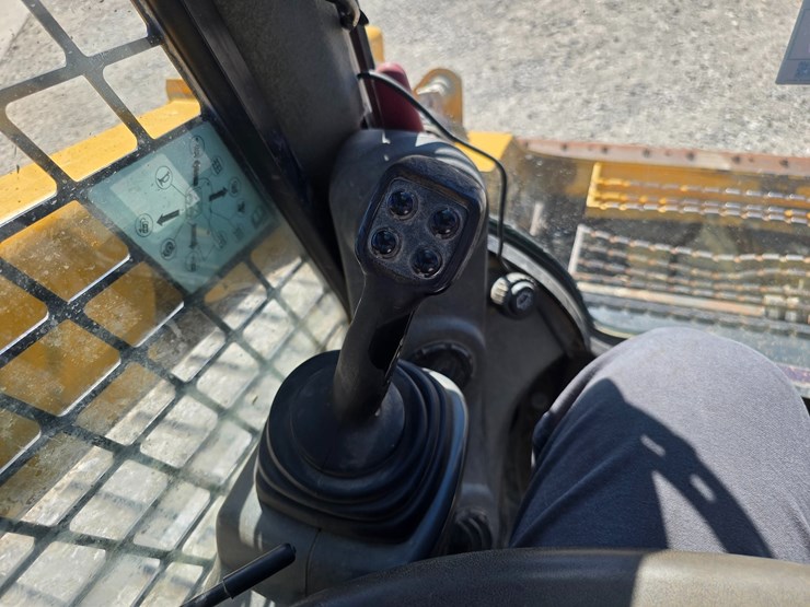2016-caterpillar-289d-image-39