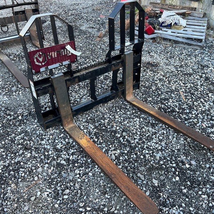 Virnig 42” Skid Steer Pallet Forks