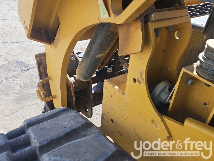 2022-caterpillar-289d3-image-15