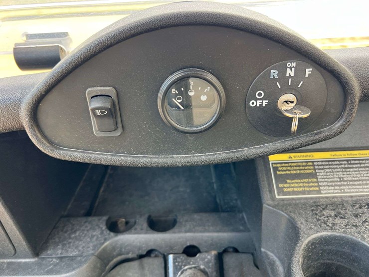 e-z-go-freedom-rxv-48v-electric-golf-cart-image-9
