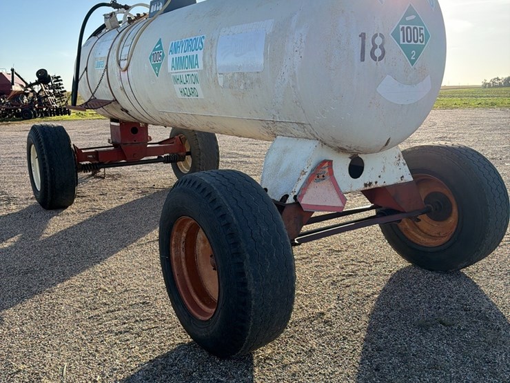 11-18-1450-gallon-nh3-tank,-16.5---22.5-tires-image-8
