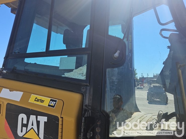 2018-caterpillar-d5k-image-30