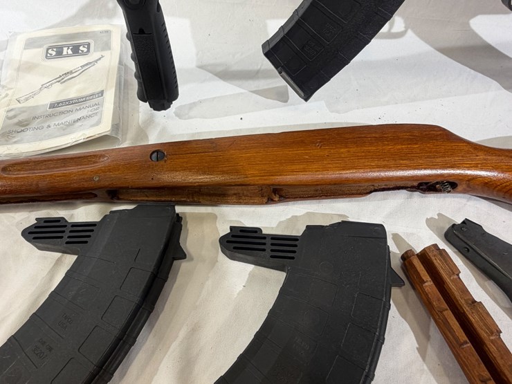 #37-•-sks-semi-automatic-rifle-image-12