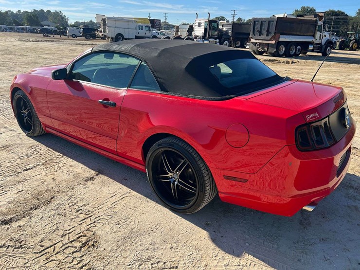 2014-ford-mustang-2-door-coupe-(232,492-miles)-image-4