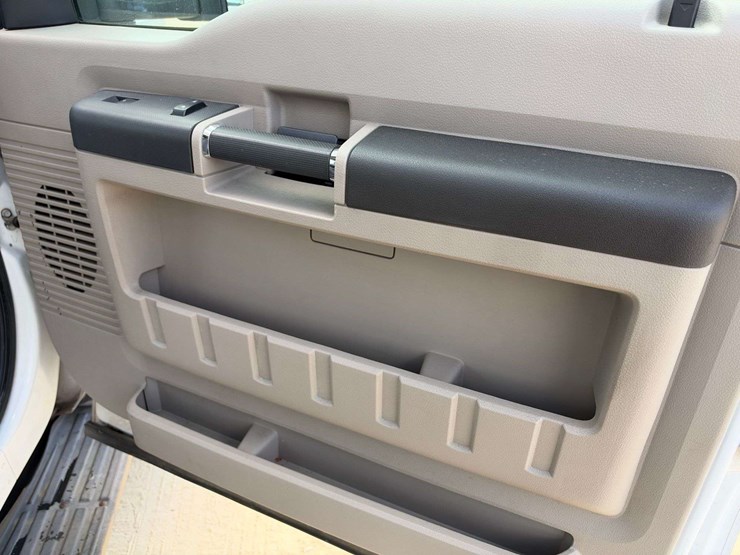 2008-ford-f550-image-21