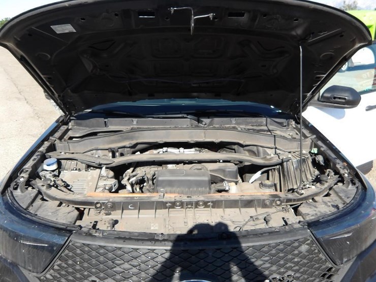 2020-ford-explorer-image-15