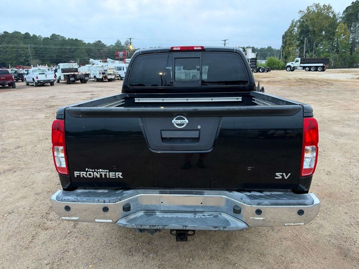 2015-nissan-frontier-image-6