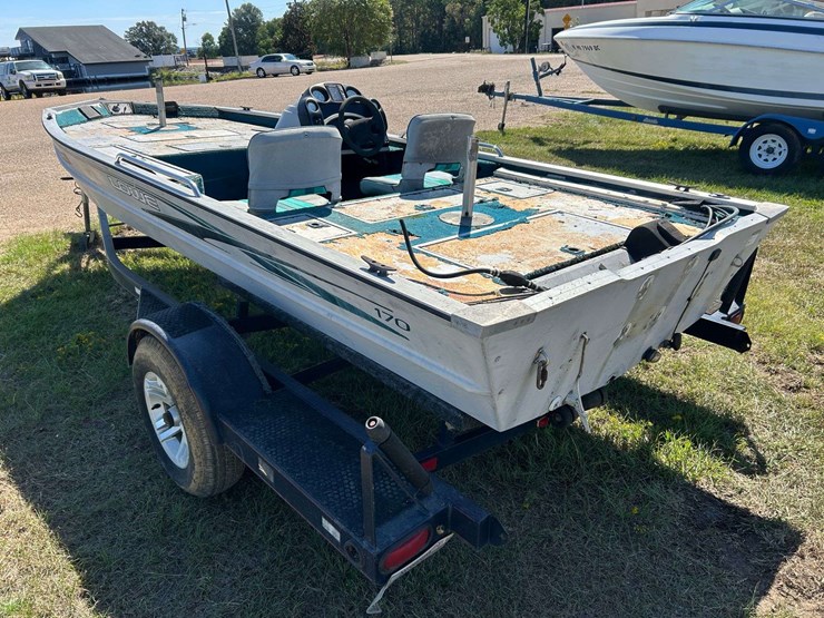 1998-lowe-170-aluminum-bass-boat-w/-trailer-image-5