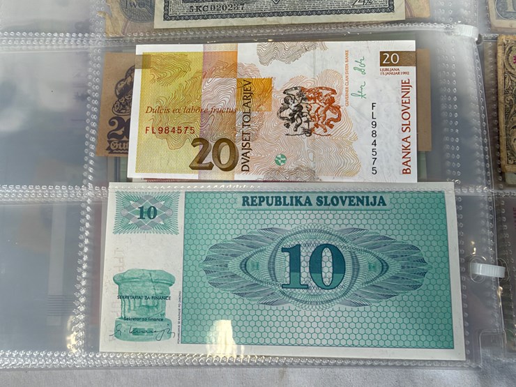 #40307-•-foreign-currency-bank-notes-image-129