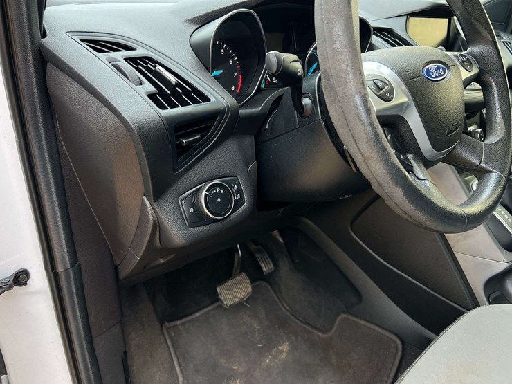 2014-ford-escape-se-image-12