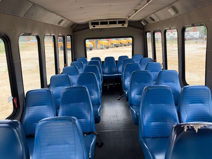 2014-ford-e450-image-16