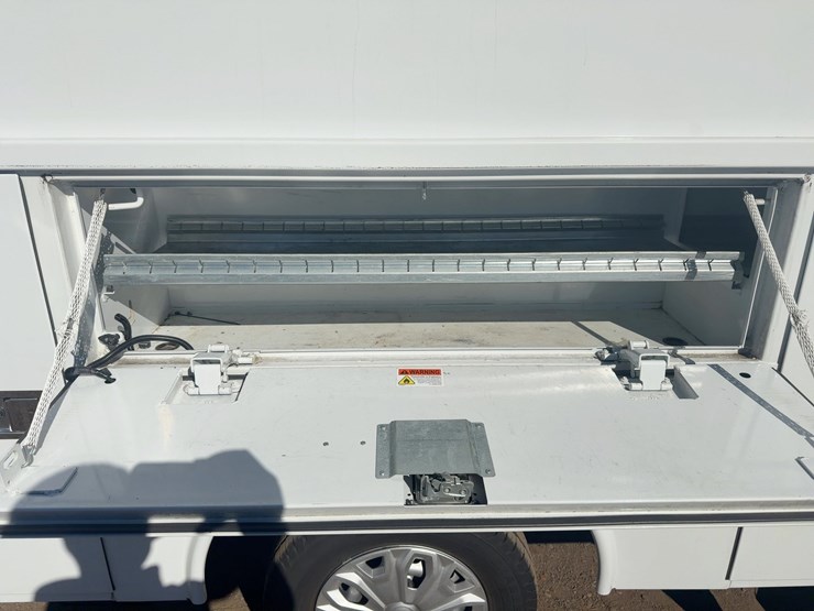 2019-utility-van-image-15